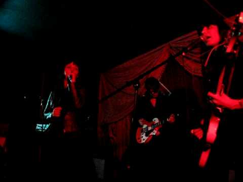 School of Seven Bells - "Prince of Peace" ft Niki Randa (Live at The Airliner)