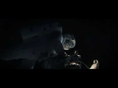 Gravity movie astronaut glass broken scene