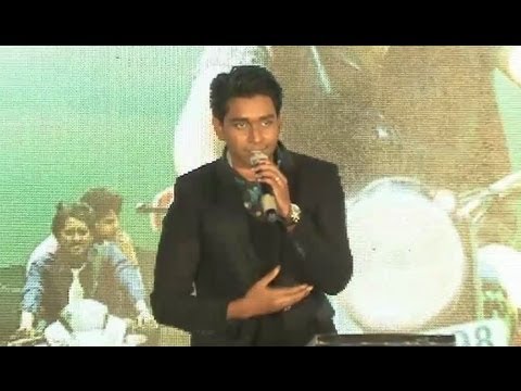 Shabir sings Ari Unnai from Vathikuchi