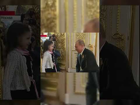 Vladimir Putin Meet little girl ☺️ | #shorts #russia #putin