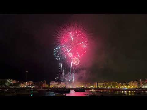 Espectáculo de Fuegos Artificiales desde el Catamarán Ciudad de San Sebastián