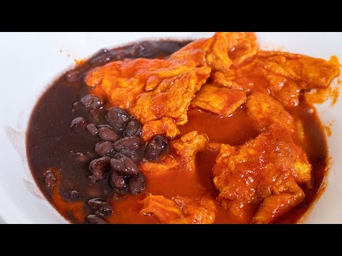 Huevos En Salsa Roja | Receta De Desayuno Mexicano Facil