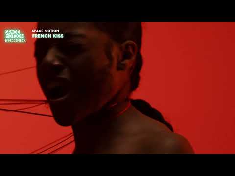 Space Motion - French Kiss
