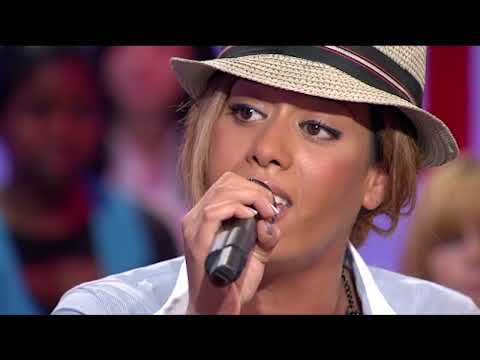 Amel Bent rend hommage à Charles Aznavour avec "La Bohème", La Mama" et "Tu te laisses aller"