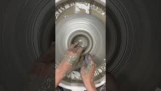Download lagu Throwing a closed form on the pottery wheel. mp3