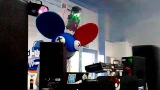 Deadmau5 live at Hard to find Records