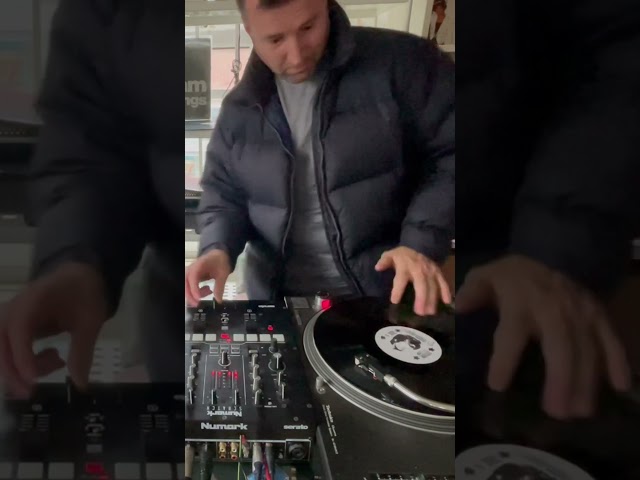 Vídeo relacionado con Bruce Lee DJ Gungfu Scratch - Camiseta de manga corta para adulto - - Large