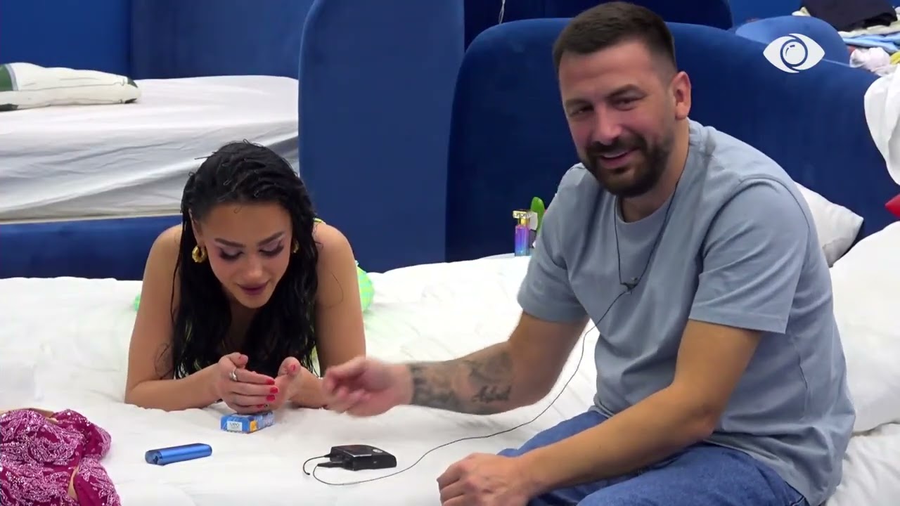 Të kam vendosur vetë para vetes/ Egli flet me Kellyn, Gjesti i dëgjon