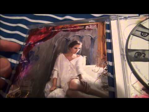 Taylor Swift Speak Now Deluxe CD Unwrapping