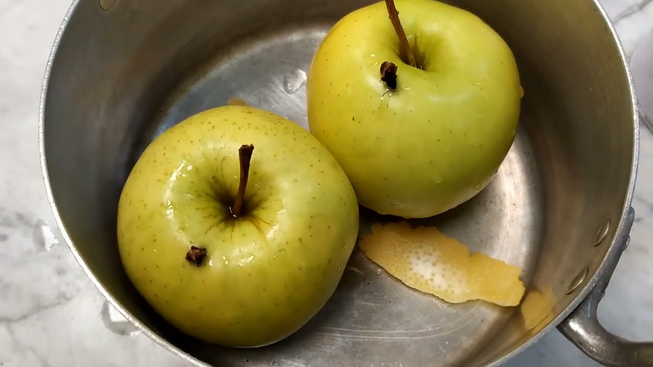 Watch Now Mele cotte...Merenda sana Mele cotte...Merenda sana