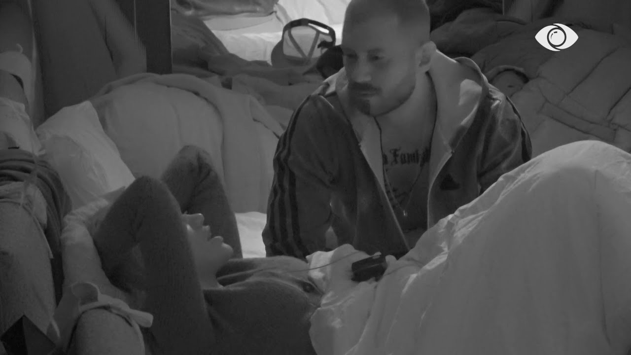 “Di të bëj edhe anglezin”/ Romeo shkon pranë Heidit, dikutojnë përsëri