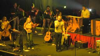 Belle &amp; Sebastian - If You Find Yourself Caught in Love (Live in Santiago, Chile)