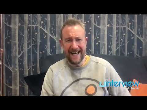 Taskmaster hosts Greg Davies & Alex Horne on their worst contestant and favorite tasks!