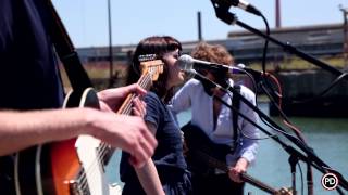 Yumi Zouma - Zoe &amp; Gwen (Live on PressureDrop.tv)