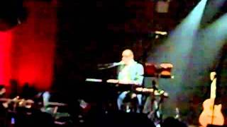 Raul Midon debuts on piano "Listen to the Rain" NYC 11/19/2011