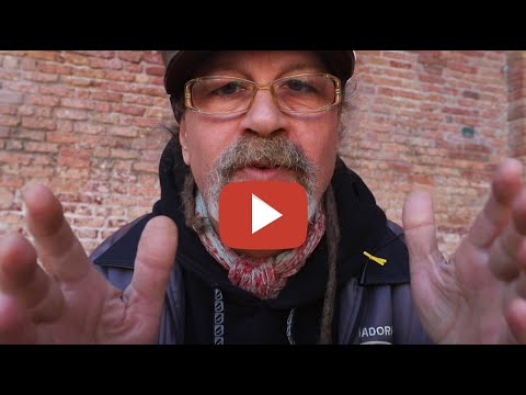 Sir Oliver Skardy sostiene Venice Urban Radio