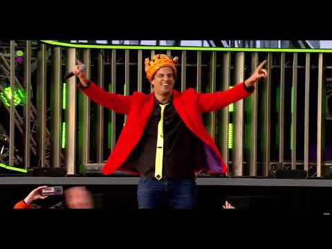 Dutch Kingsday Party 2019 (Left Right by Snollebollekes w. Eng Subs) | Dutch Know How To Party