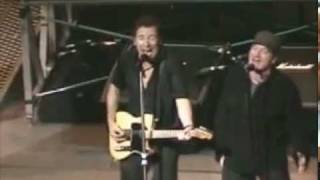 U2 - Bono and Bruce Springsteen - Because The Night - Miami (Excellent live !!!!).mpg