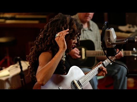 Valerie June | Workin\' Woman Blues