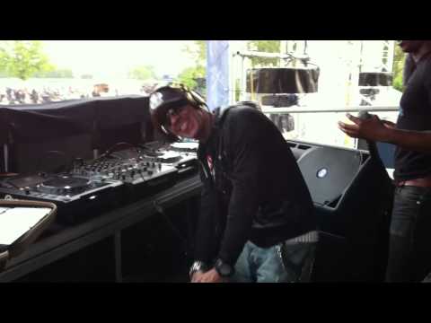 DJ JEAN playing: DUBFLAVOURS @ BEVRIJDINGSFESTIVAL ASSEN 2011