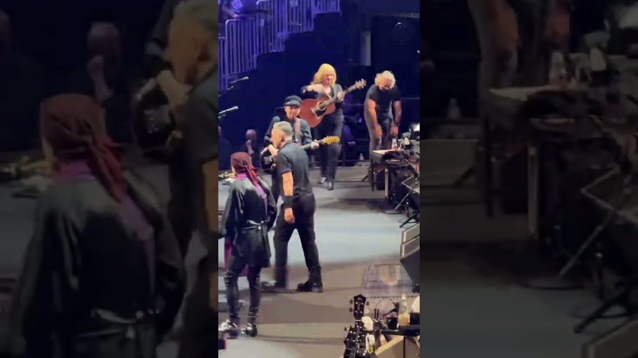 Bruce Springsteen guitar dropped after he throws it for a new one. From 2023 tour in Atlanta. - YouTube