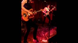 Wild Flag "Glass Tambourine" Grog Shop 10/10/11