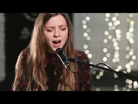 River (Joni Mitchell cover) - Jade Bird
River (Joni Mitchell cover) - Jade Bird