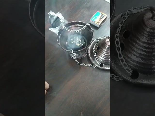 Vídeo relacionado con Incensario Artesanal Hecho a Mano esmaltados - Soporte para Incienso en Grano y de Semana Santa - Bolsa de 50 Gramos de Incienso Tres Reyes (Campana Bronce)