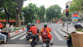 Phố Hà Nội Trước Đại Lễ Kỷ Niệm 80 Năm Cách Mạng Tháng Tám Thành Công - Bin Go