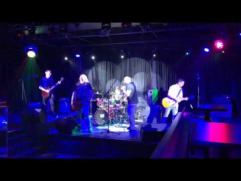 download lagu mp3 mp4 Chain Reaction Club, download lagu Chain Reaction Club gratis, unduh video klip Chain Reaction Club