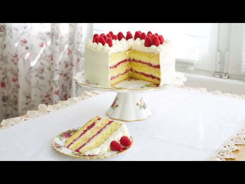 MANILA - delicate cake with raspberries and vanilla