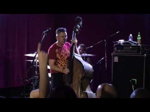 The living end - hold up (live @the wonder bar in asbury park, NJ