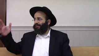 התוועדות ה' מנ''א תשפ''ד, (הרב אלחנן משה נחמנסון) - התמונה מוצגת ישירות מתוך אתר האינטרנט יוטיוב. זכויות היוצרים בתמונה שייכות ליוצרה. קישור קרדיט למקור התוכן נמצא בתוך דף הסרטון