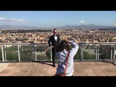 Edoardo Alaimo fashion influencer - back stage Rome Cavalieri