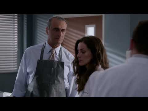 Karev makes Carina clean her father´s mess