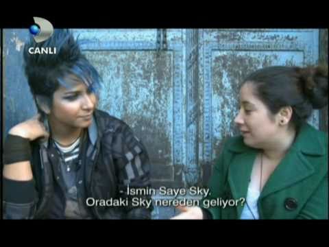 SAYE SKY IN CHANNEL D TURKEY (IRANIAN LESBIAN SINGER) 20101031_024938 KANAL D.flv