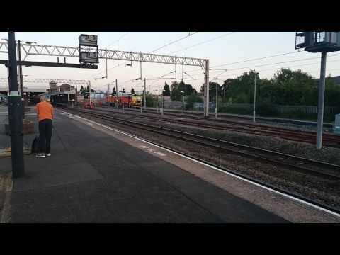 90024 Malcolm livery with 90019 working 4S47 Daventry to mossend