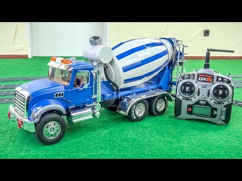 AWESOME RC Mixer Truck gets unboxed and tested! Full Functions!