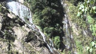 preview picture of video 'Trekking around Manaslu Nepal part 1.wmv'