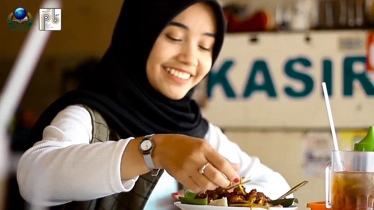 Vlog Inggris #03 | HES | FOOD REVIEW: Satay, Fried Rice, and Peanut Sauce Salad (Gado-gado)