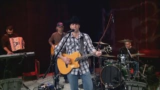 Shane Barnhill performs 'Santa Looked a Lot Like Daddy'