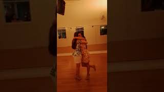 Gaby Mataloni & Luciana Mayumi bailando na Milonga da Cía Lu Mayumi 2