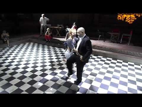 Una Fija Milonga 04-04-23 - Demostración canyengue de Clarita Mainetti y Gastón Rivero - La Pampa AR