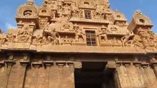preview picture of video 'Brihadeshvara Temple at Thanjavur, Tamil Nadu'