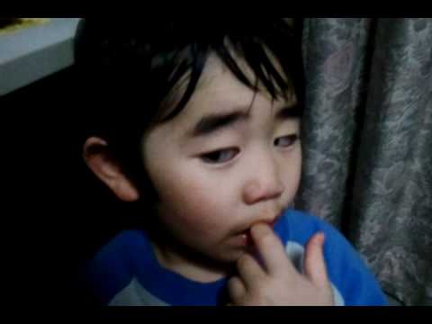 心に強く訴える 子供 鼻くそ を 食べる 心に強く訴える 子供 鼻くそ を 食べる