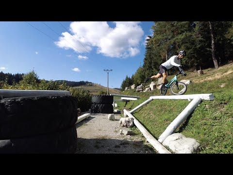 Samuel Hlavaty - Autumn weekend ride