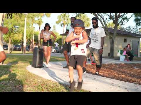 SSO Sneezy - Zoom Zoom (Official Music Video)