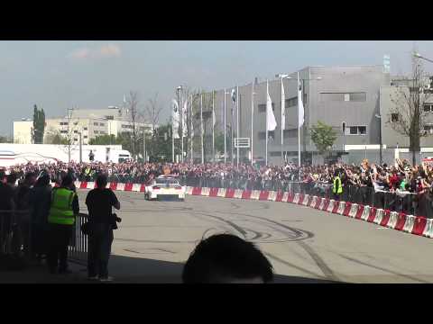 Premiere BMW M4 DTM Martin Tomczyk Drift und Sound pur  BMW Welt