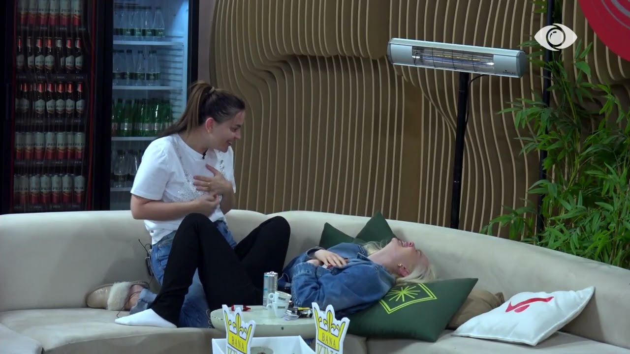 Rozana ngacmon Danjën dhe shkëmbejnë batuta