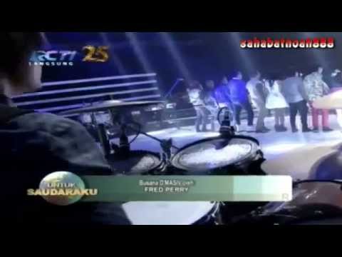 Esok Kan Bahagia - D'MASIV feat ARIEL NOAH, GIRING NIDJI, MO